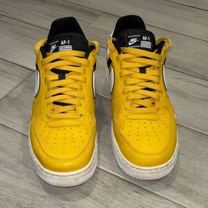 Nike Air Force 1 Low '07 LV8
Dark Sulfur
